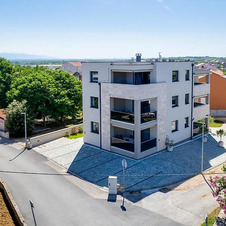 Salt Bloom Apartments Nin Extérieur photo